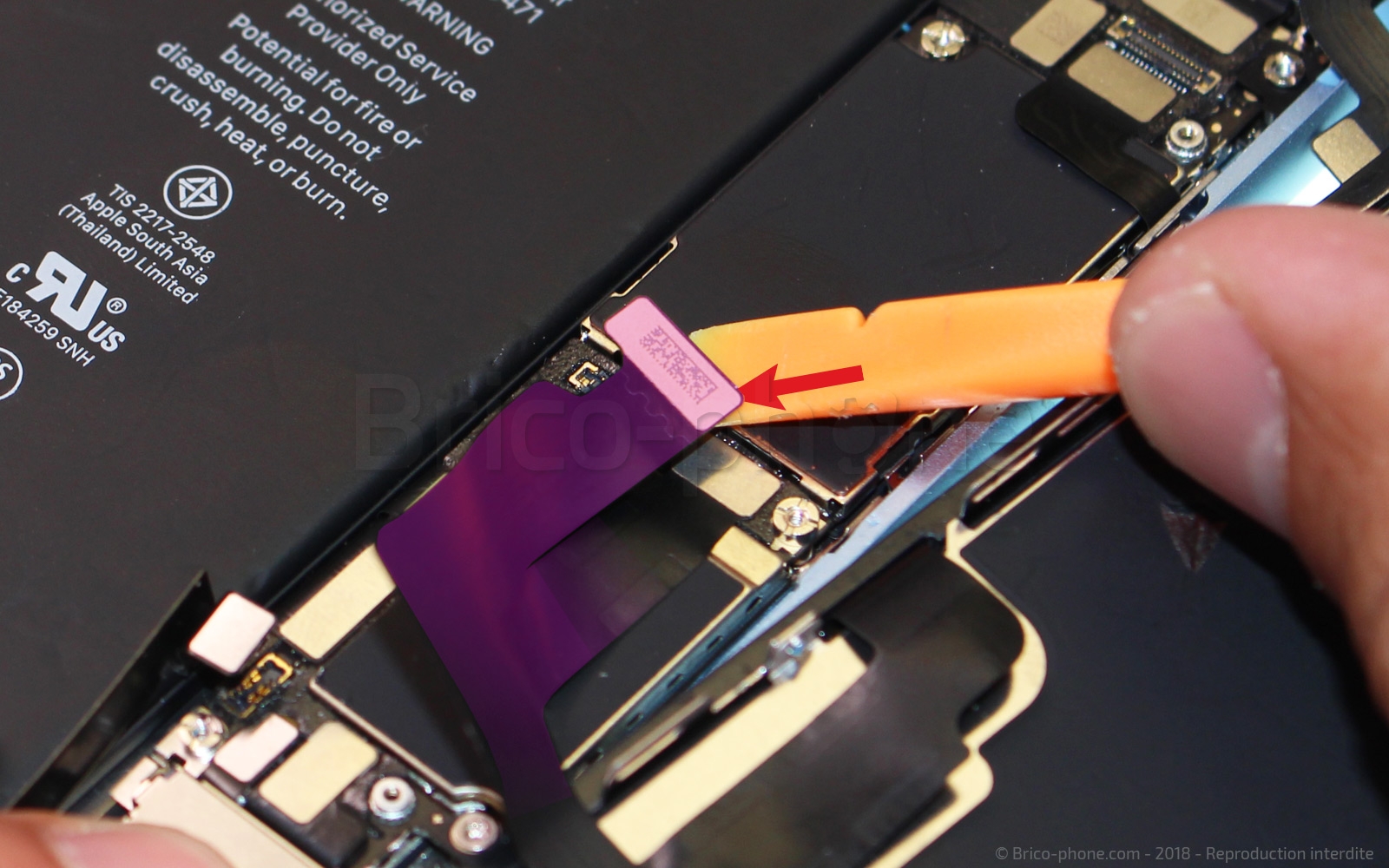 Changement de l'écran (vitre + LCD) sur iPhone XR photo 3