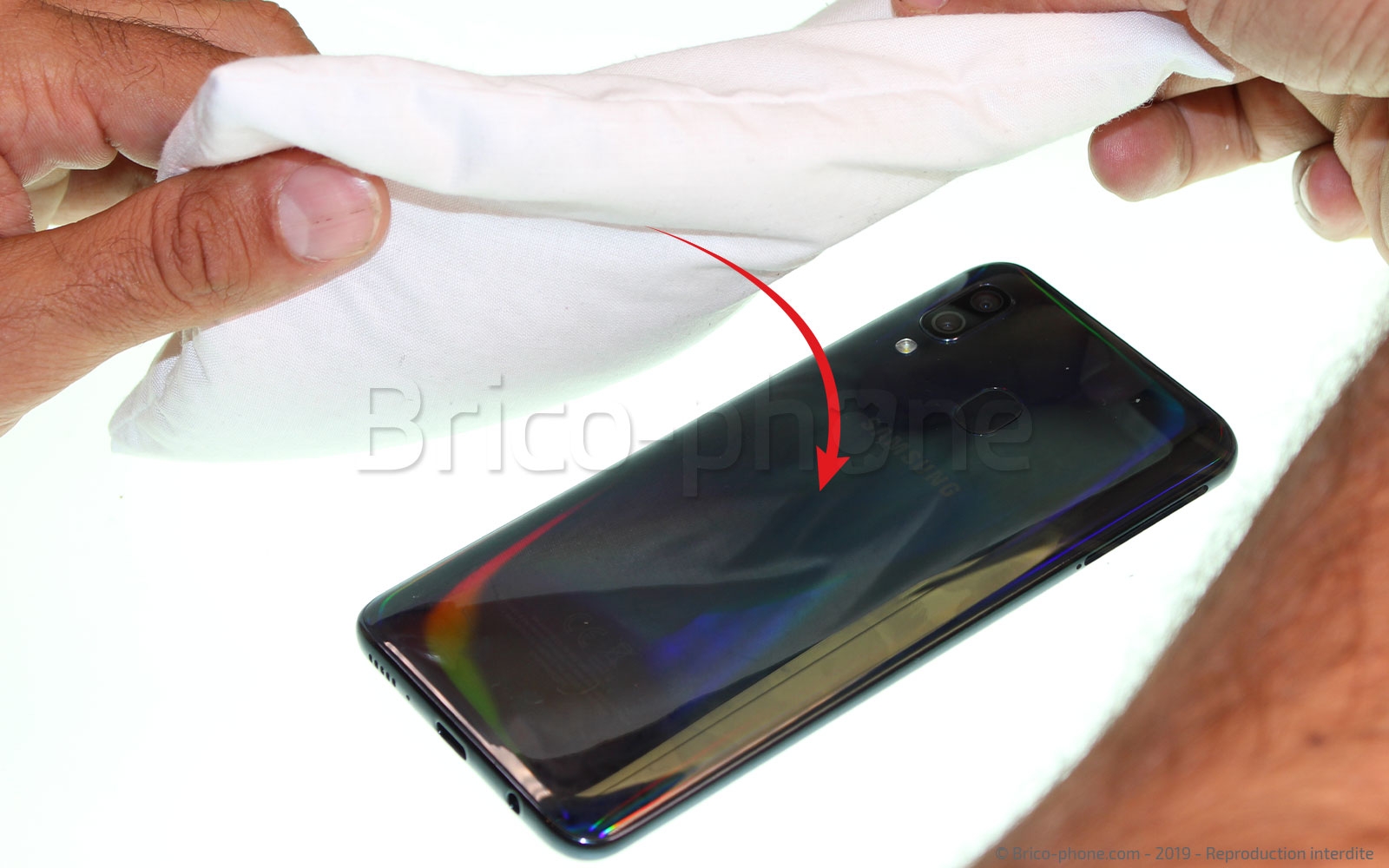 Changement de la vitre arrière sur Galaxy A40 photo 1