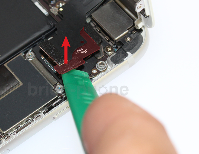 Changement d'antenne GPS sur iPhone 6 Plus photo 1