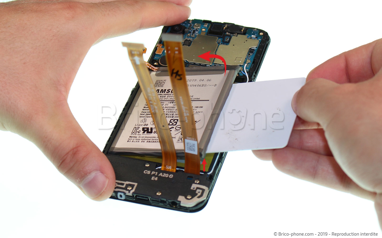 Changement de batterie sur Galaxy A20e photo 3