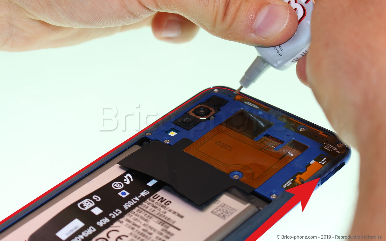 Changement de batterie sur Galaxy A70 photo 2