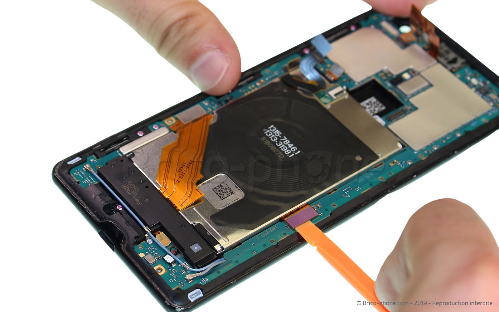 Changement de connecteur de charge sur Xperia XZ3 photo 3