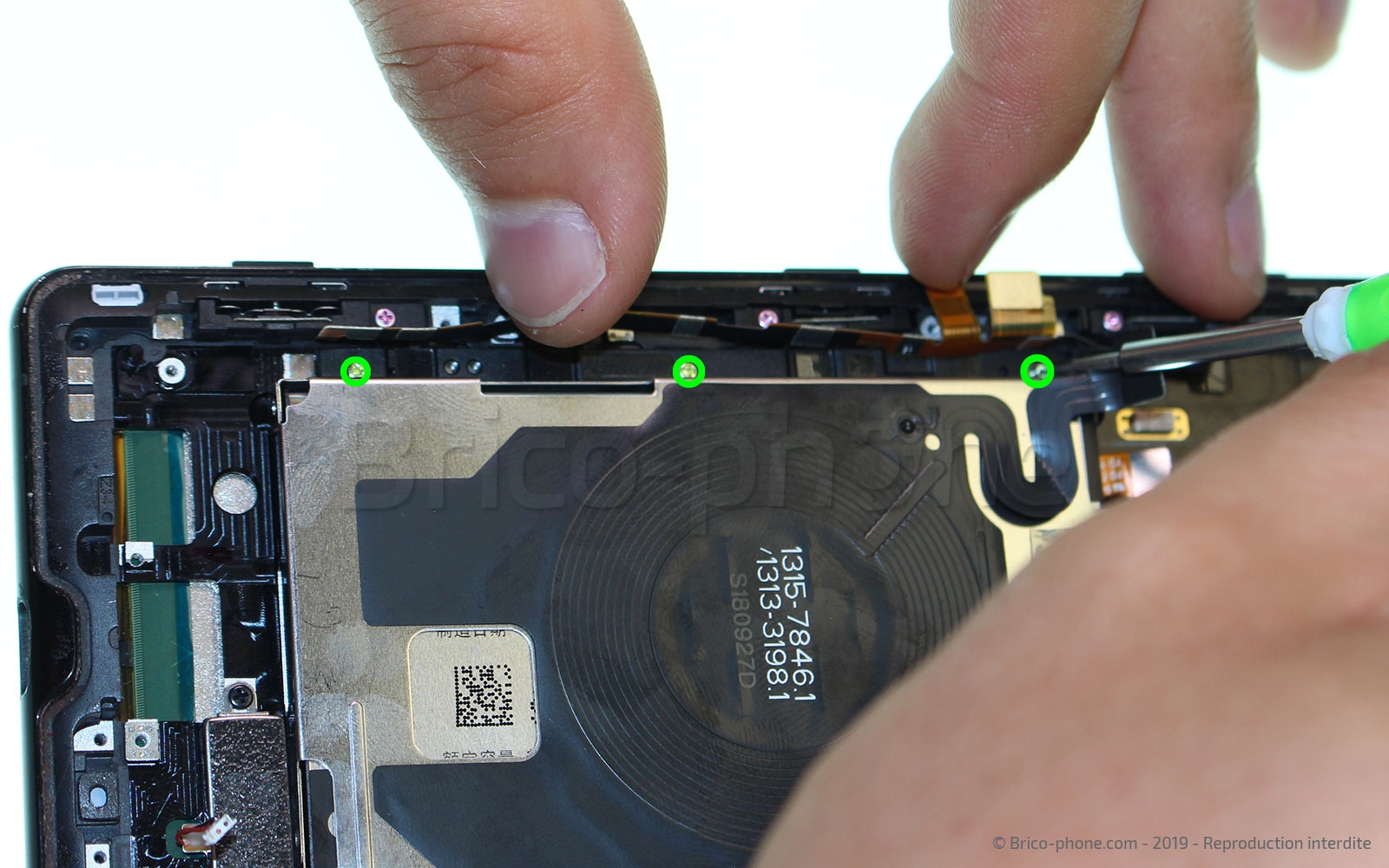 Changement de batterie sur Xperia XZ3 photo 4