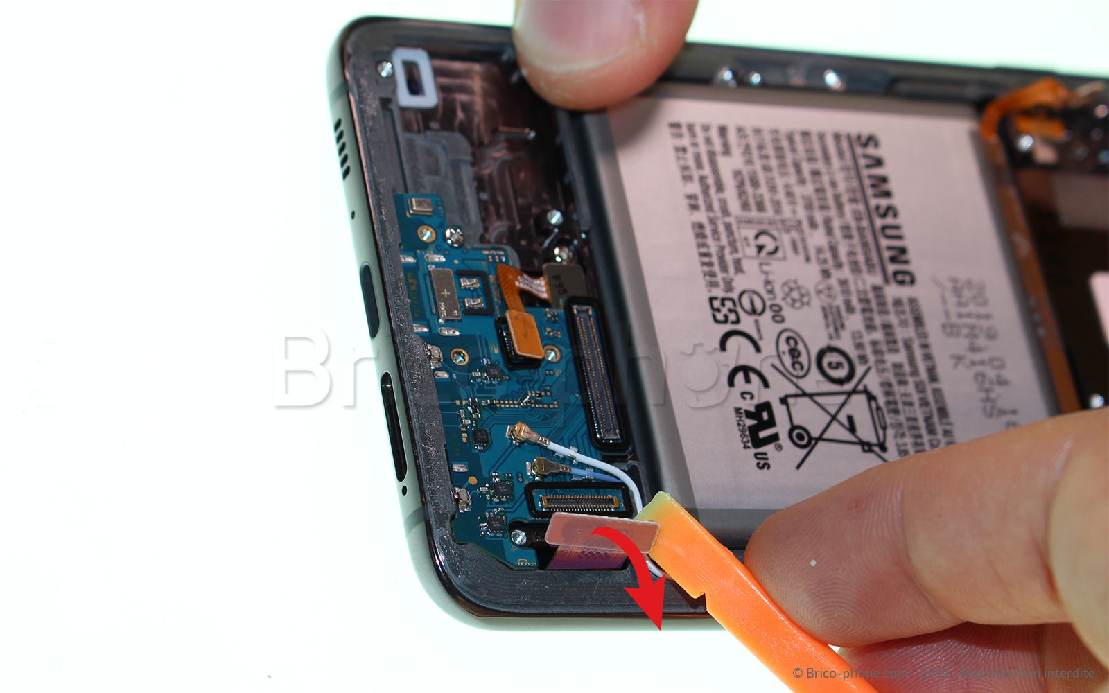 Changement de bloc écran avec châssis sur Galaxy A80 photo 4