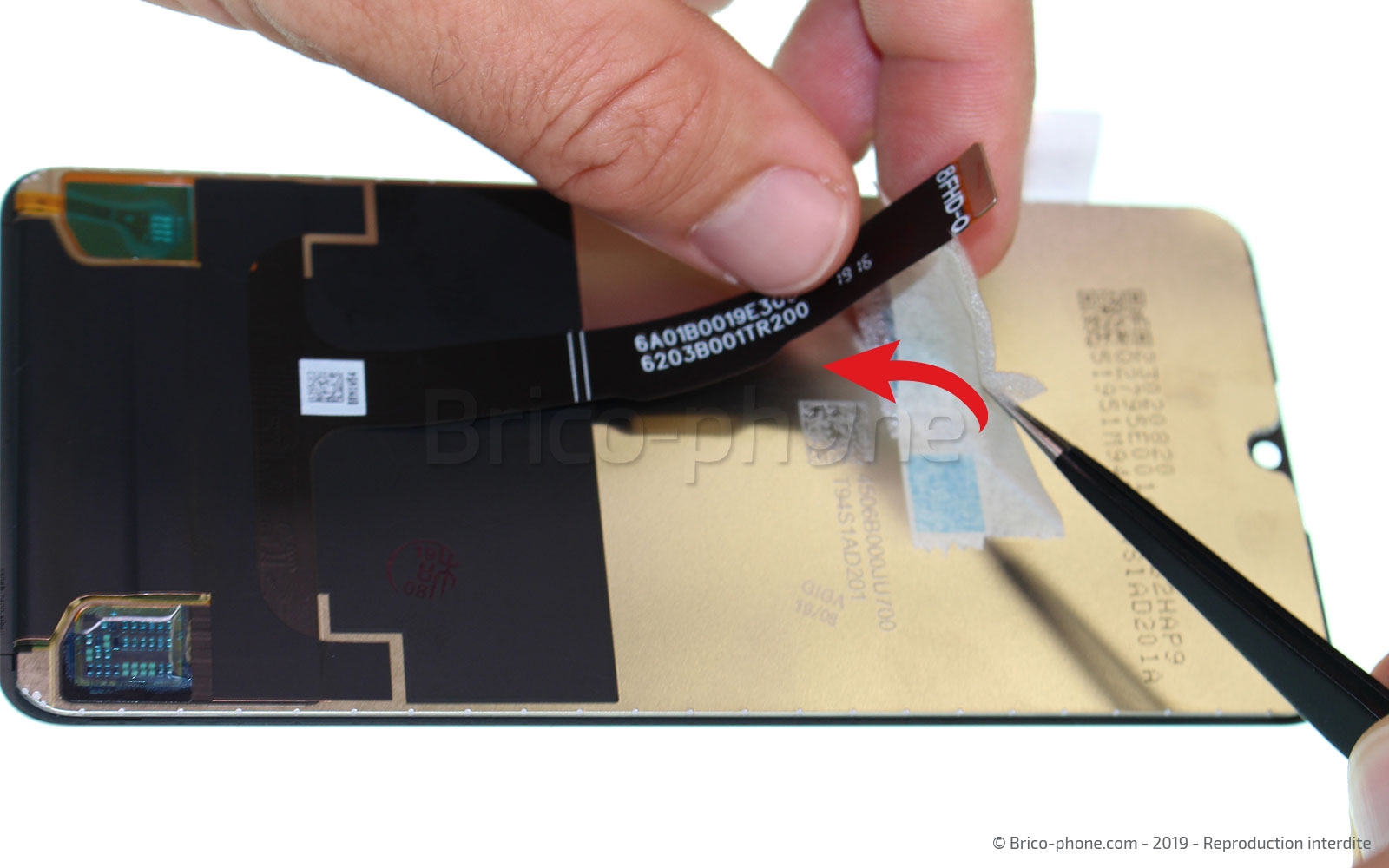 Changement de bloc écran (vitre + LCD) sur P30 Lite photo 1