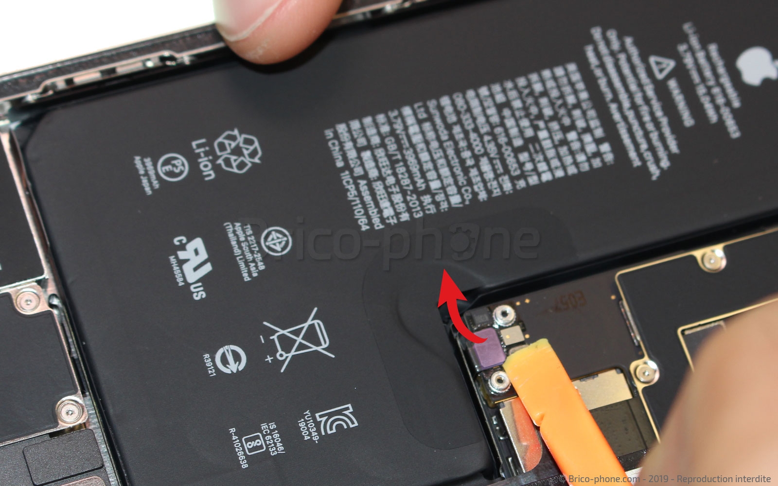 Remplacer le connecteur de charge  sur iPhone 11 Pro Max photo 3