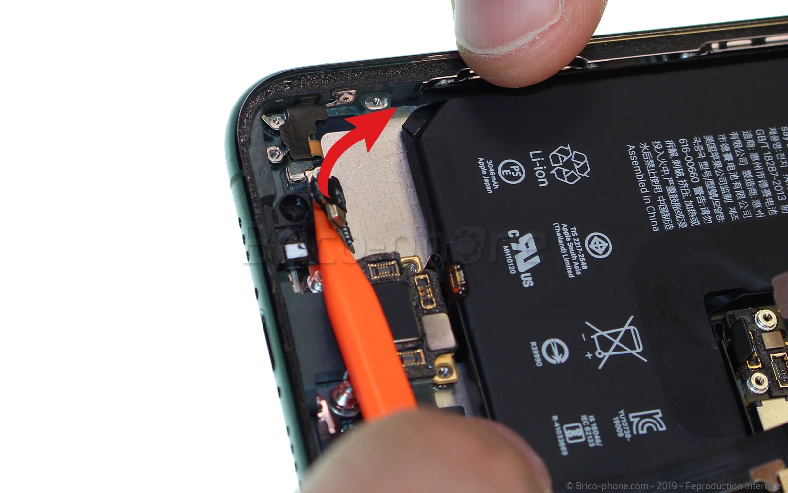 Changement du connecteur de charge sur iPhone 11 Pro photo 3