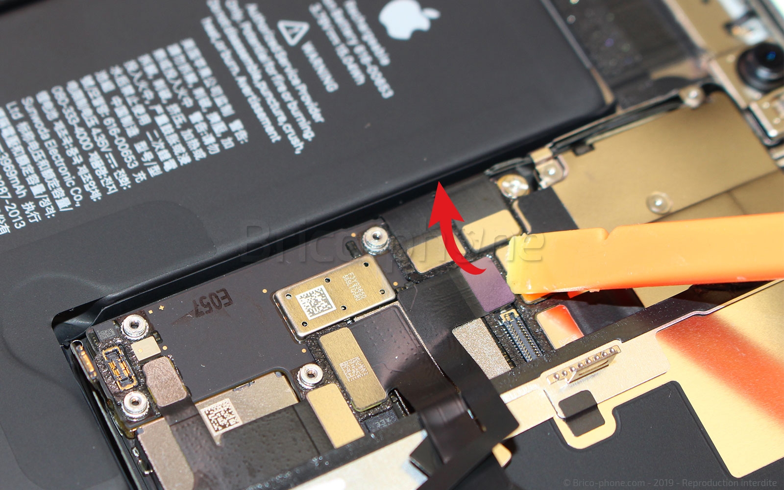 Changement du vibreur Taptic Engine sur iPhone 11 Pro Max photo 2