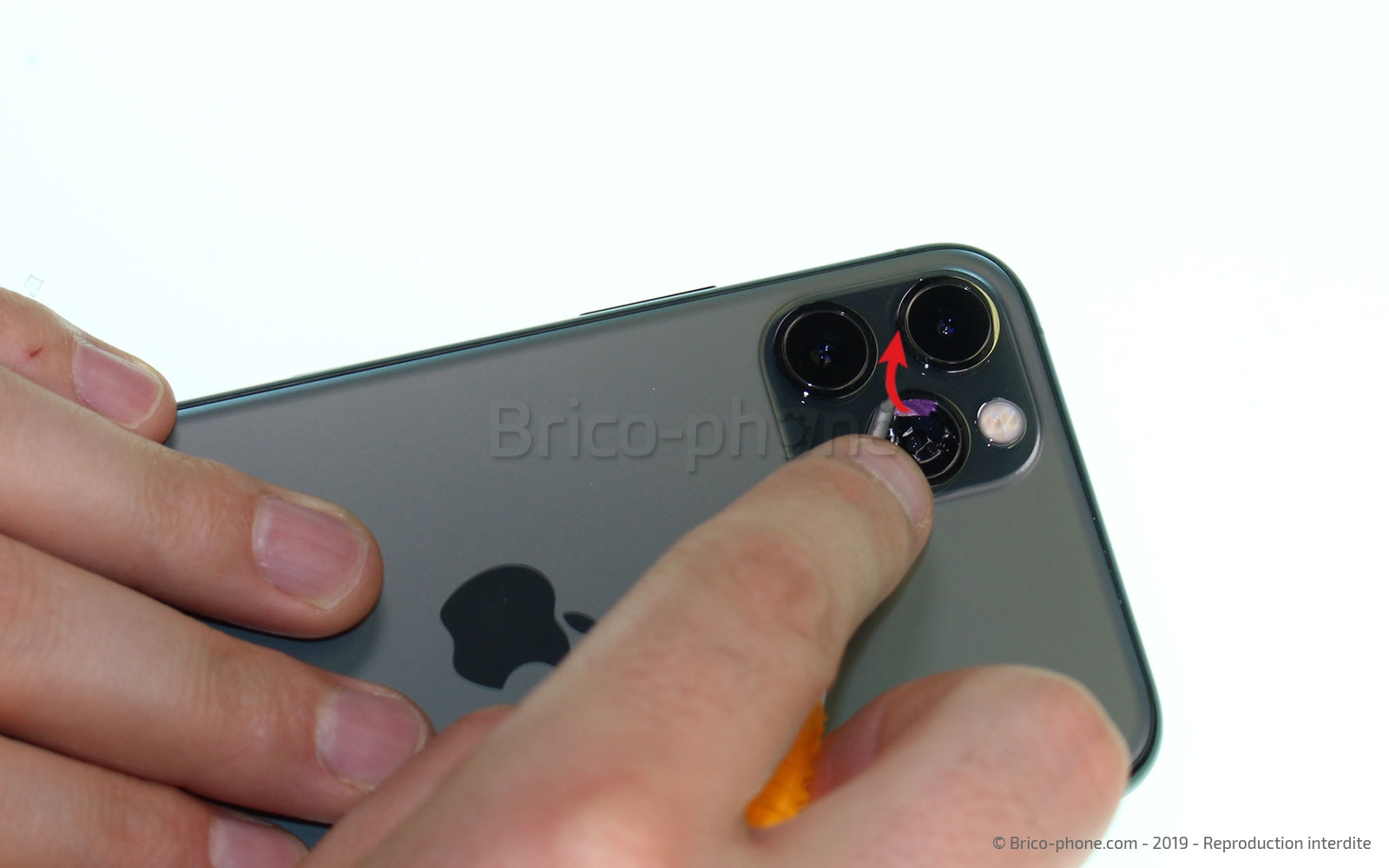 Changement de lentilles de la triple caméra sur iPhone 11 Pro photo 3