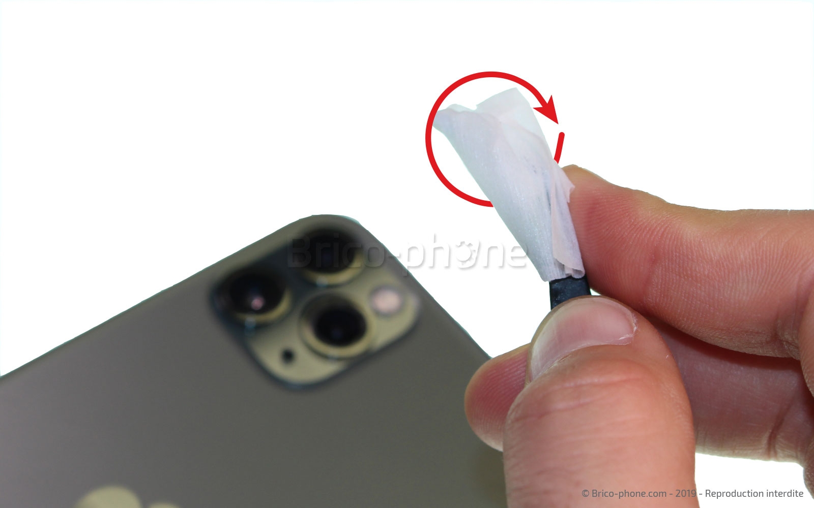 Changement de lentilles de la triple caméra sur iPhone 11 Pro photo 2