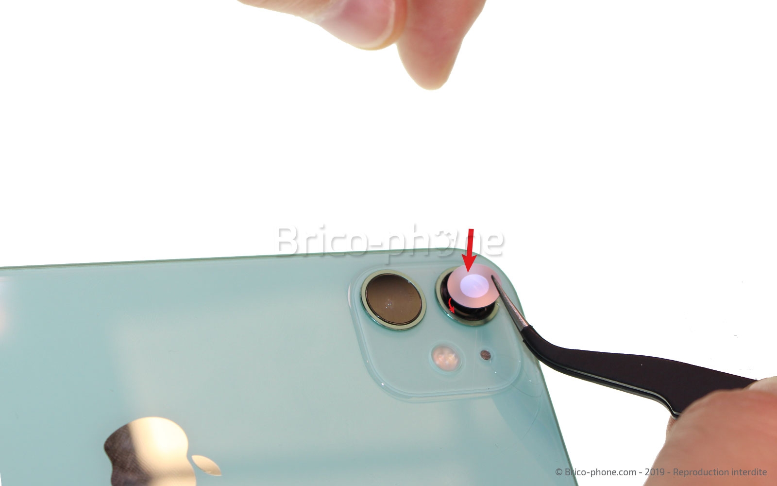 Changement de lentille de la caméra arrière sur iPhone 11 photo 2