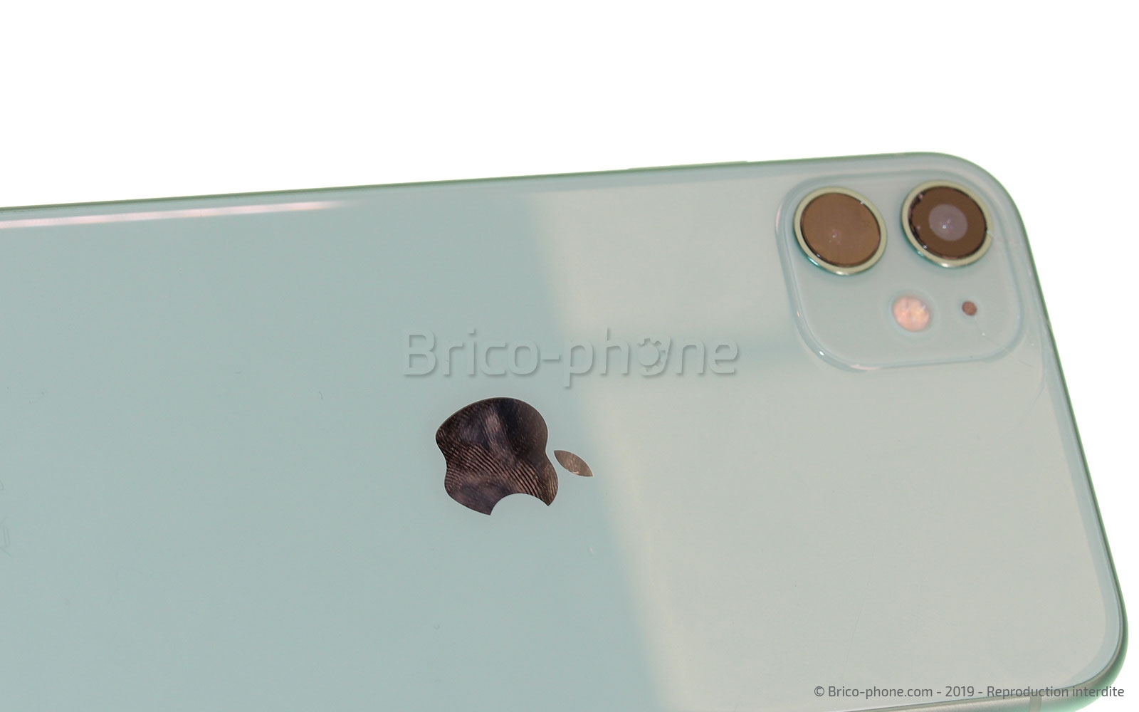 Changement de lentille de la caméra arrière sur iPhone 11 photo 3