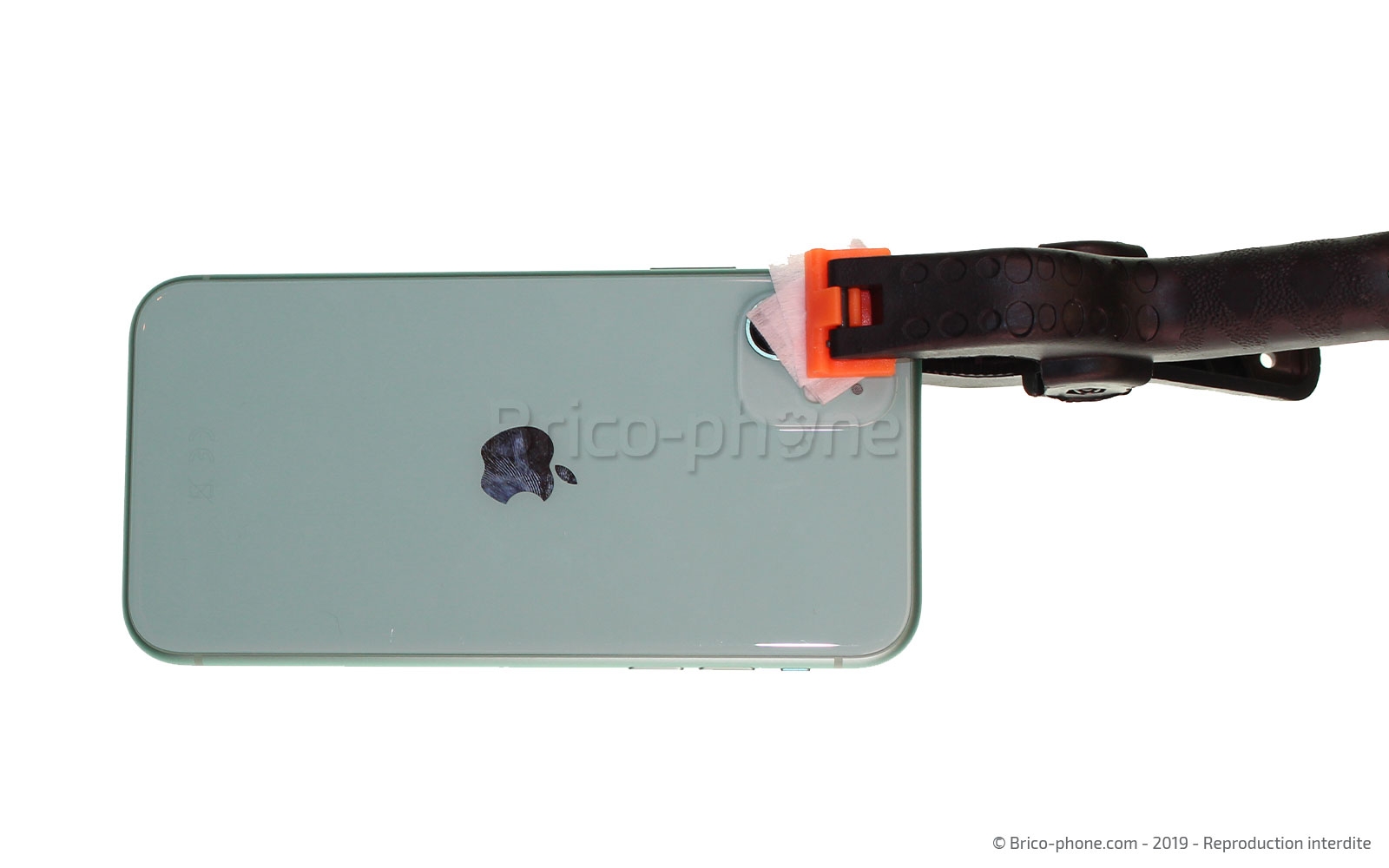 Changement de lentille de la caméra arrière sur iPhone 11 photo 2