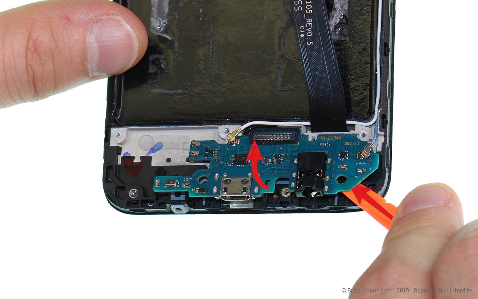 Changement du bloc écran pré-monté sur châssis sur Galaxy A10 photo 3