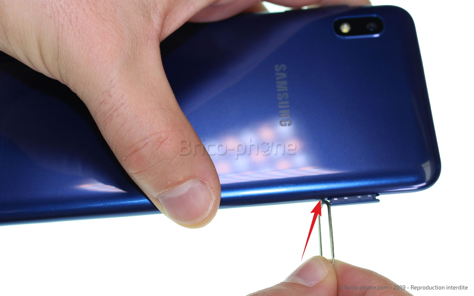 Changement de la coque arrière sur Galaxy A10 photo 2