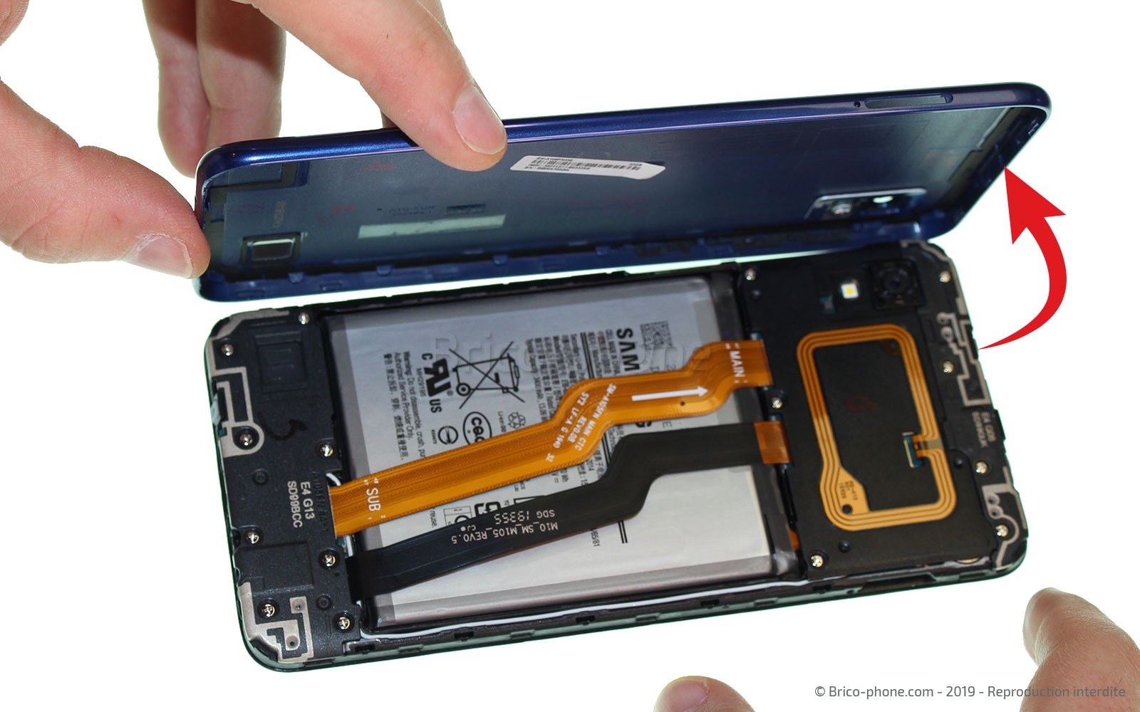 Changement de la coque arrière sur Galaxy A10 photo 2