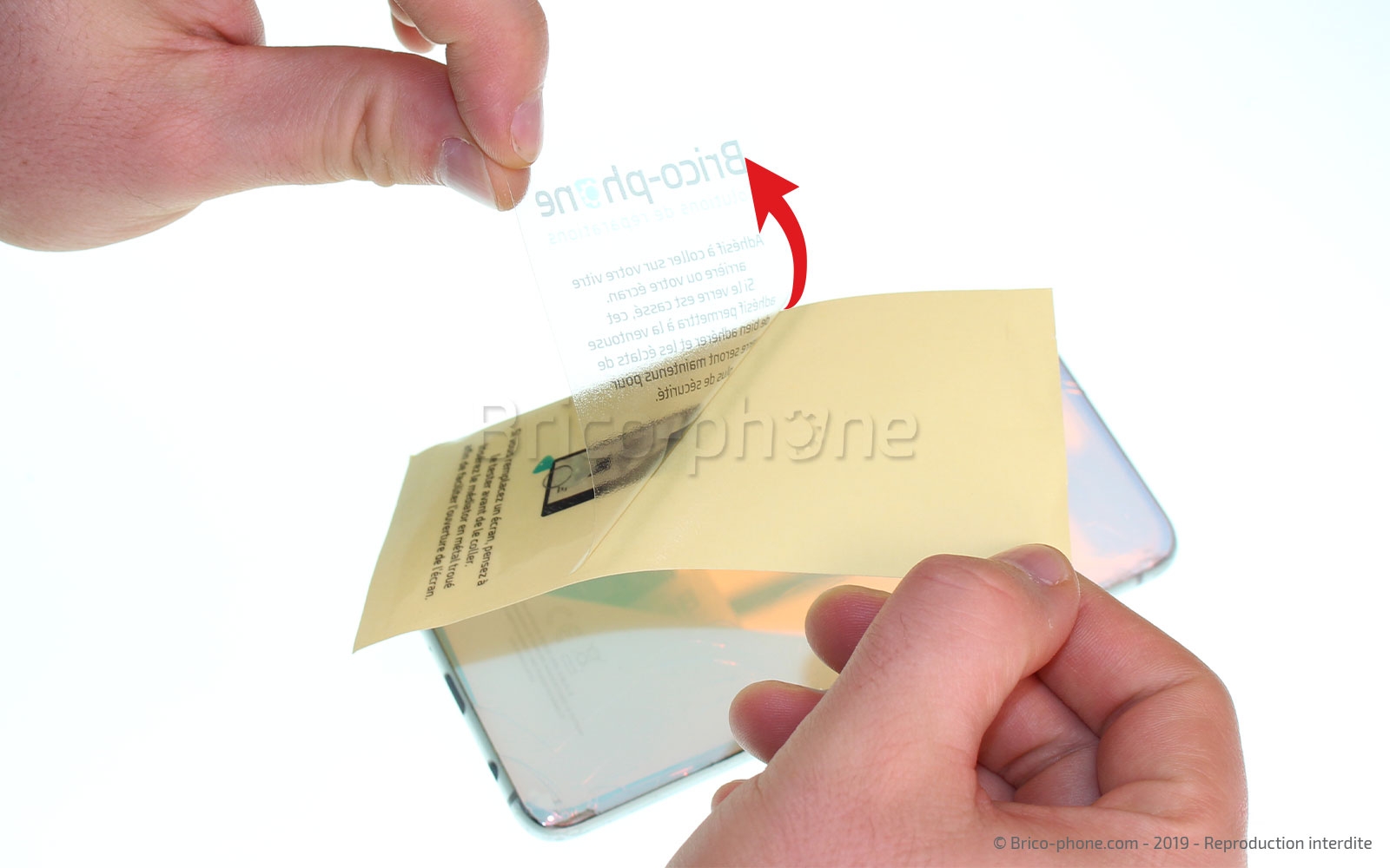 Changement du bloc écran sur châssis sur Galaxy S10e photo 2