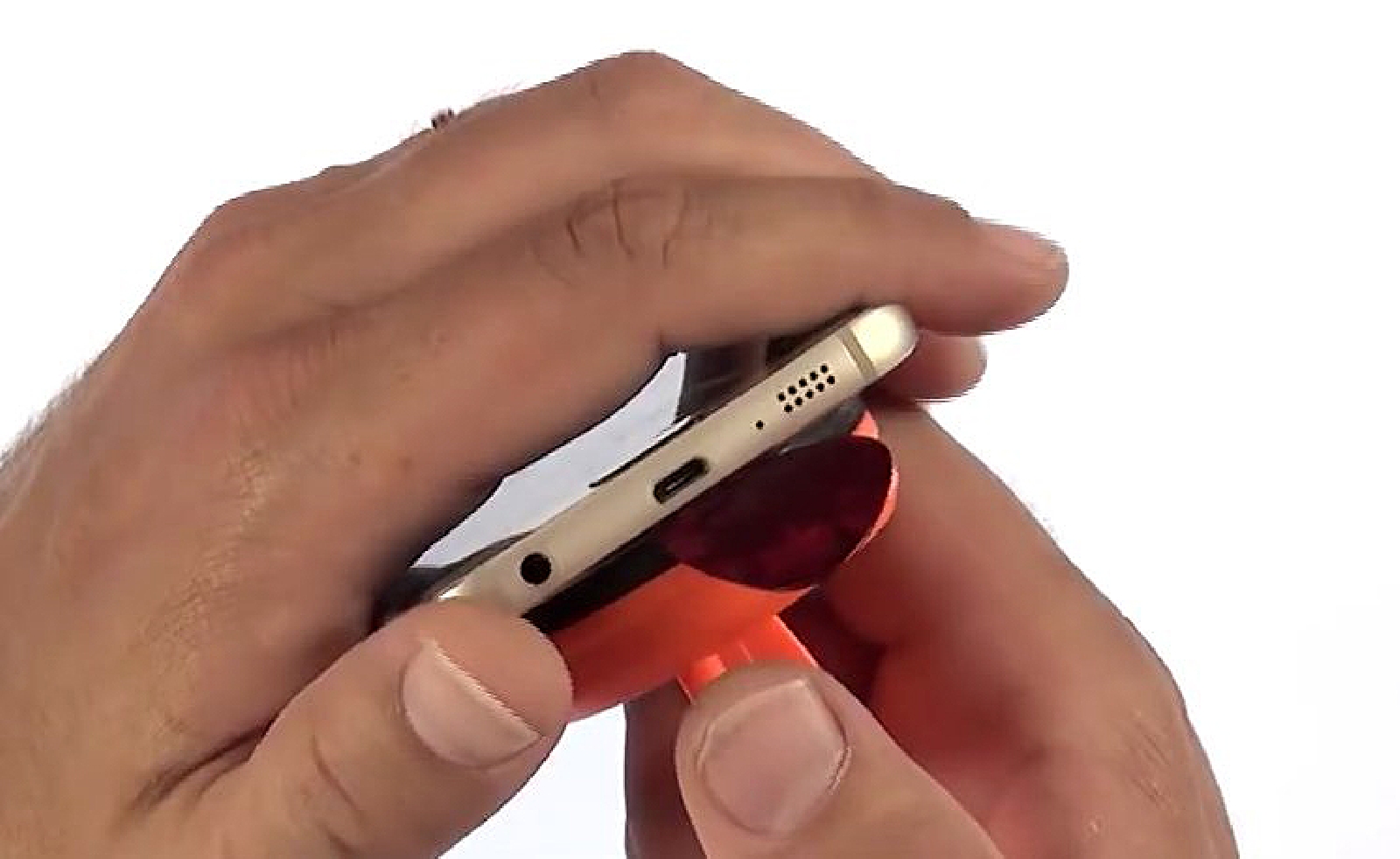 Changement du connecteur de charge et prise jack sur Galaxy S6 Edge photo 2