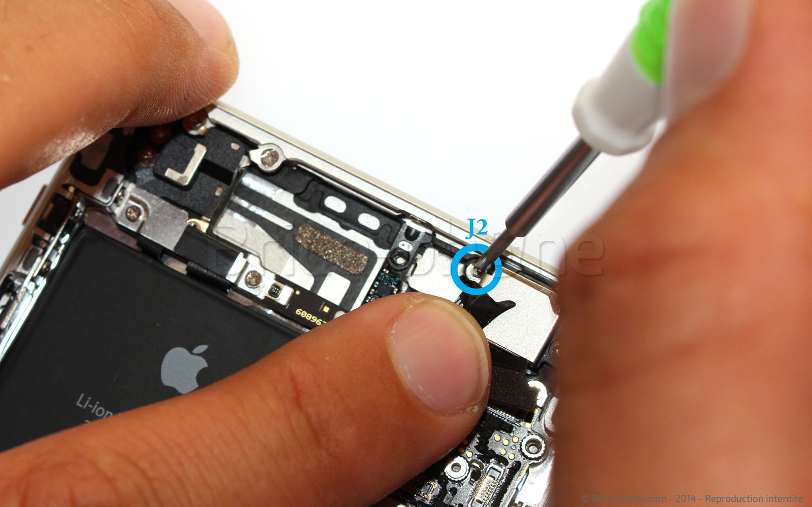 Changement de nappe bouton Power et flash sur iPhone 6 photo 3