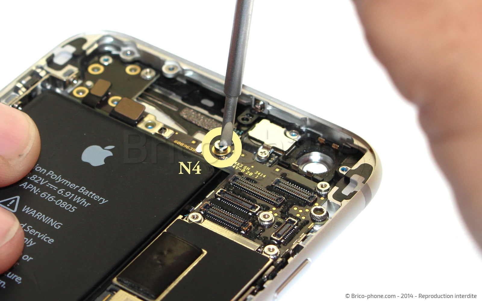 Changement de nappe bouton Power et flash sur iPhone 6 photo 4