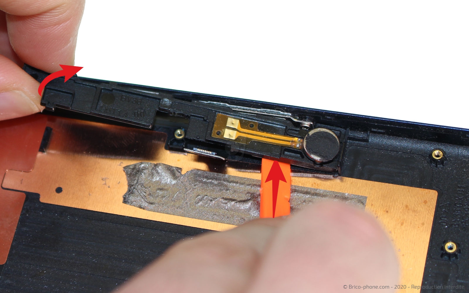 Changement de la coque arrière sur Xperia 10 photo 1