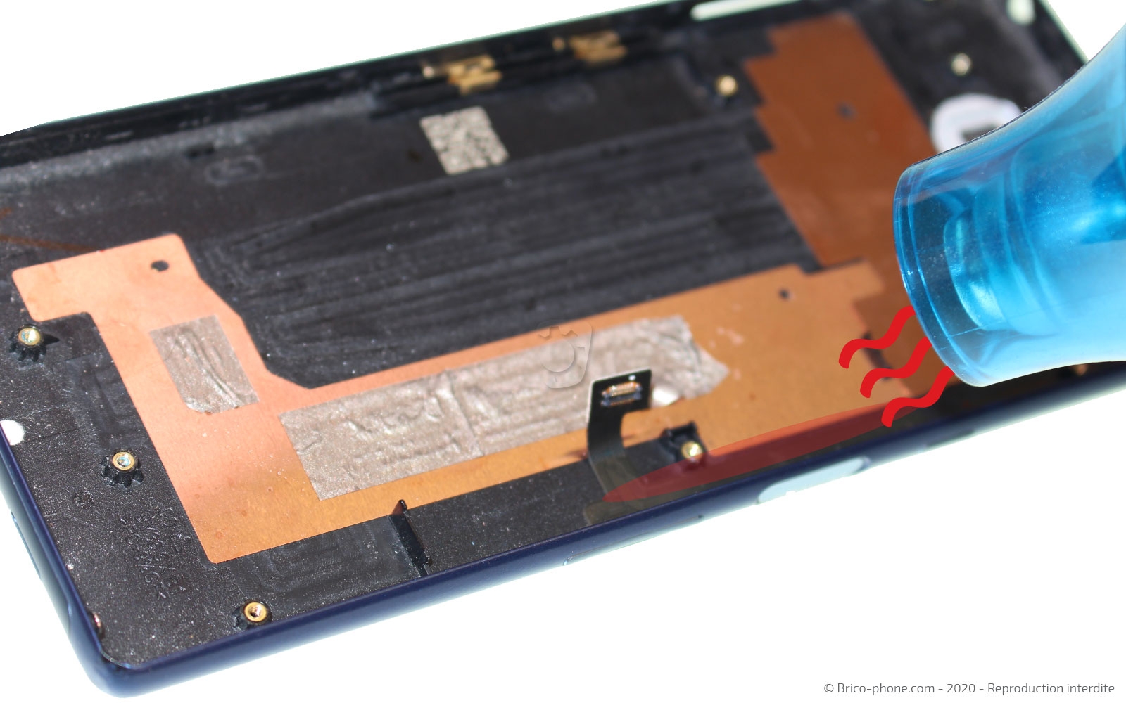 Changement de la coque arrière sur Xperia 10 photo 1