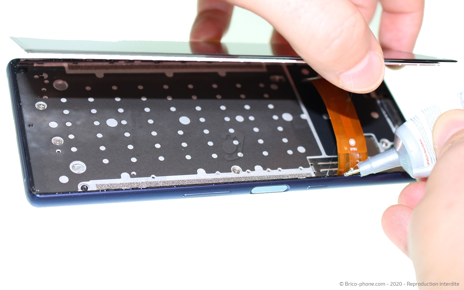 Changement de connecteur de charge sur Xperia 10 photo 2