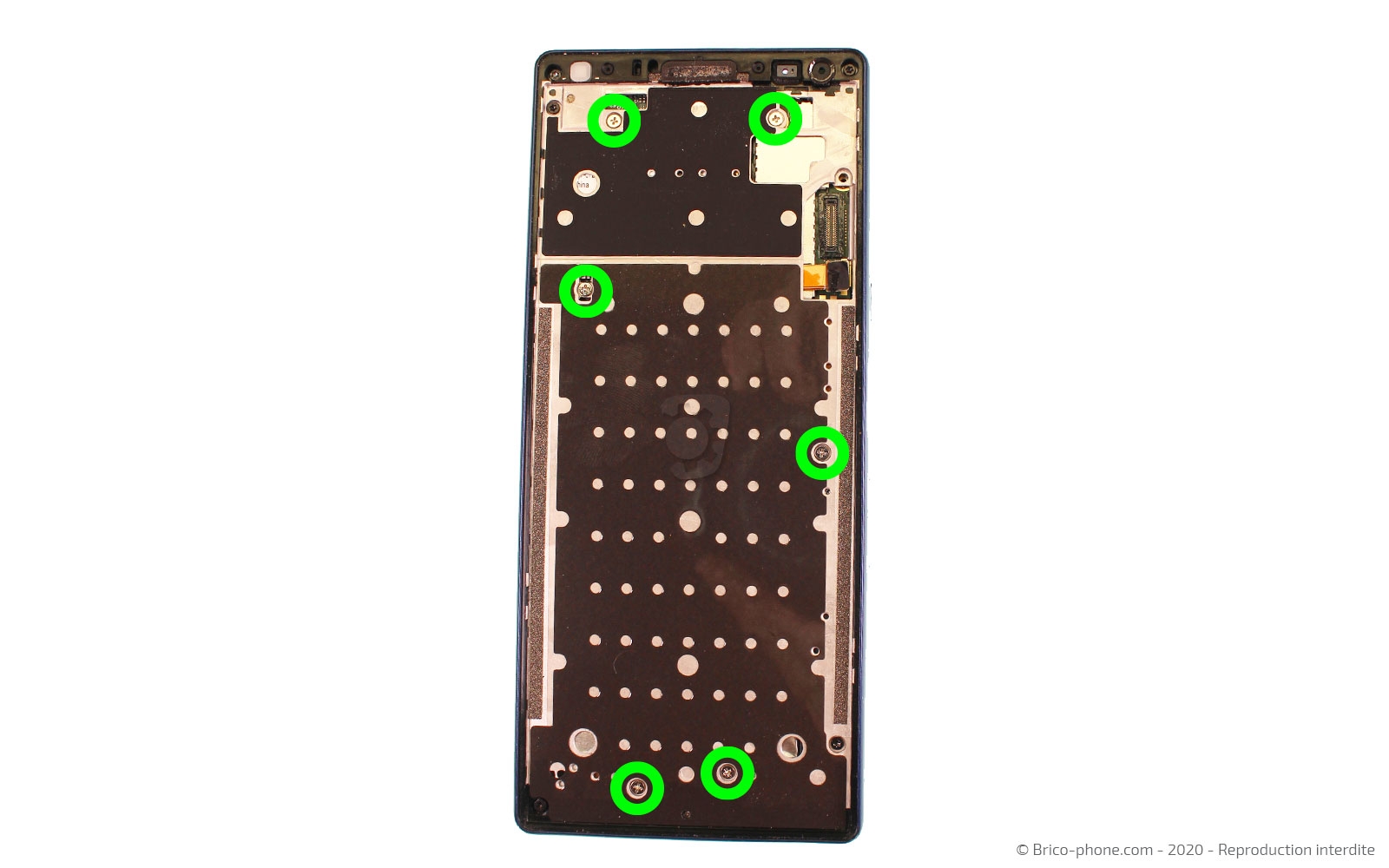 Changement de connecteur de charge sur Xperia 10 photo 3