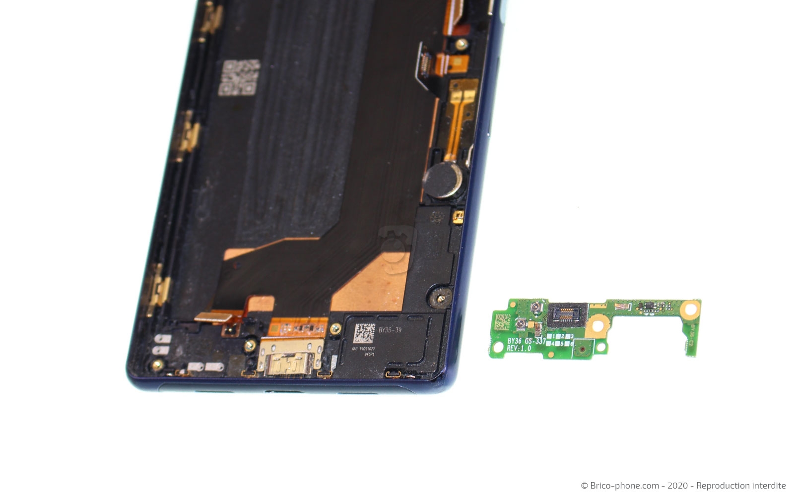 Changement de connecteur de charge sur Xperia 10 photo 3