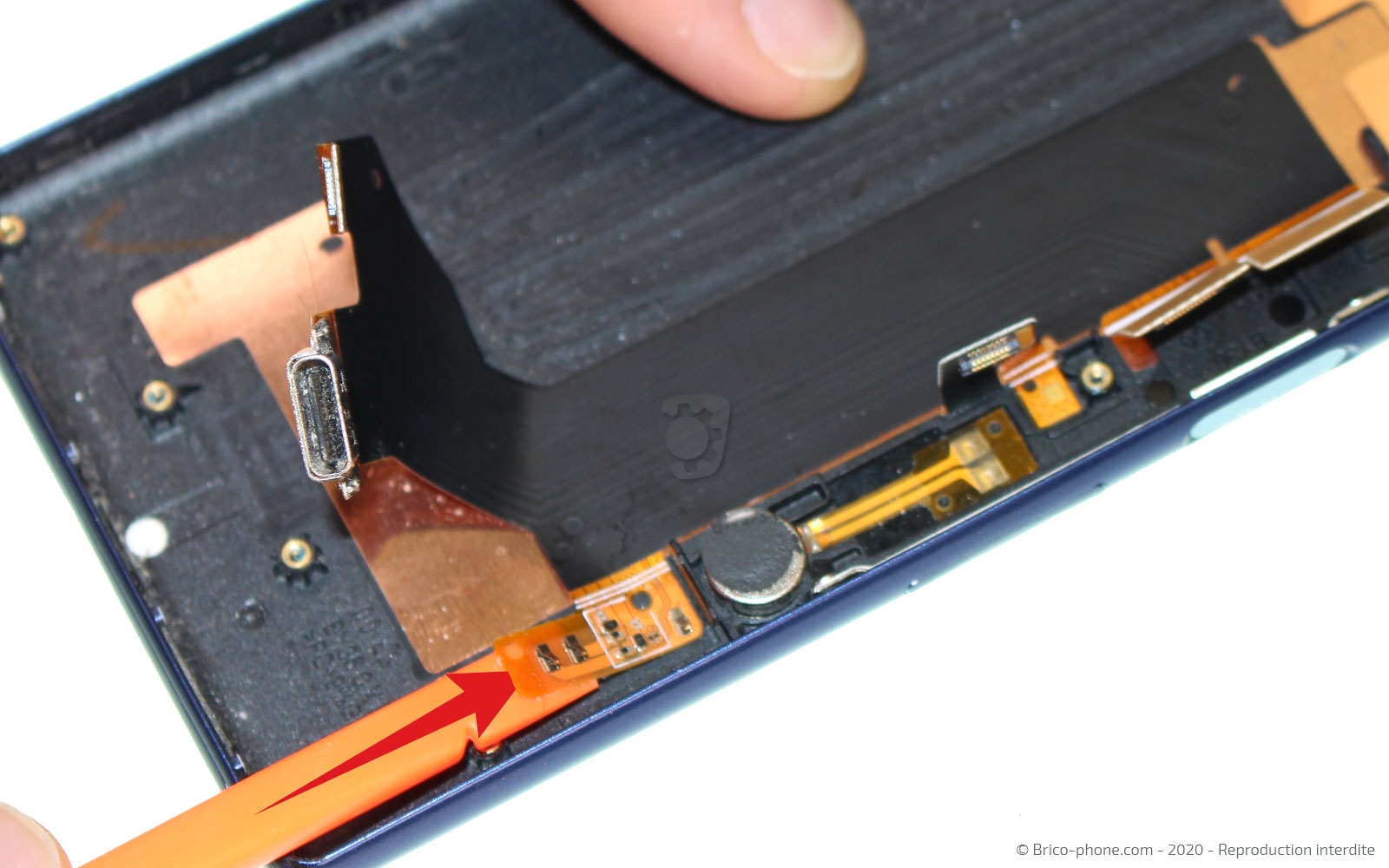 Changement de connecteur de charge sur Xperia 10 photo 2