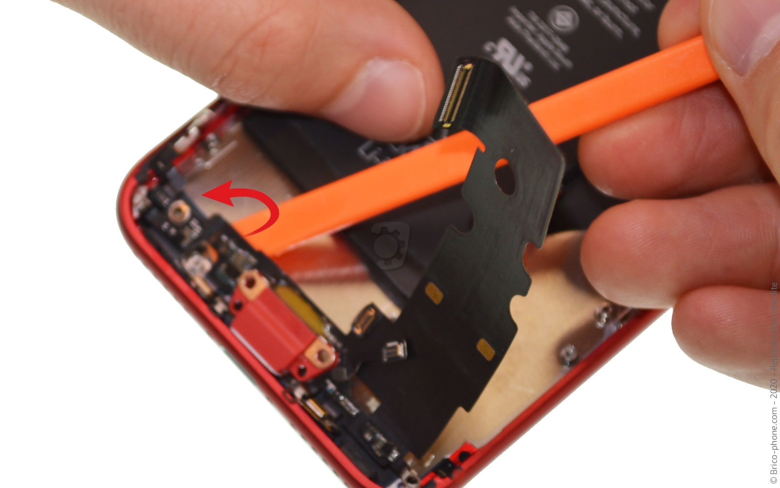 Remplacer le connecteur de charge  sur iPhone SE 2020 photo 3