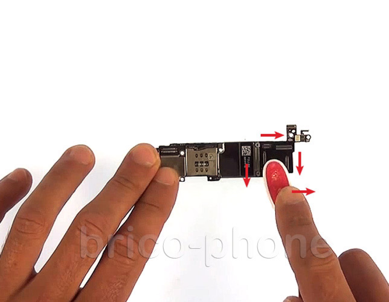 Désoxydation de la carte mère sur iPhone 5S photo 3