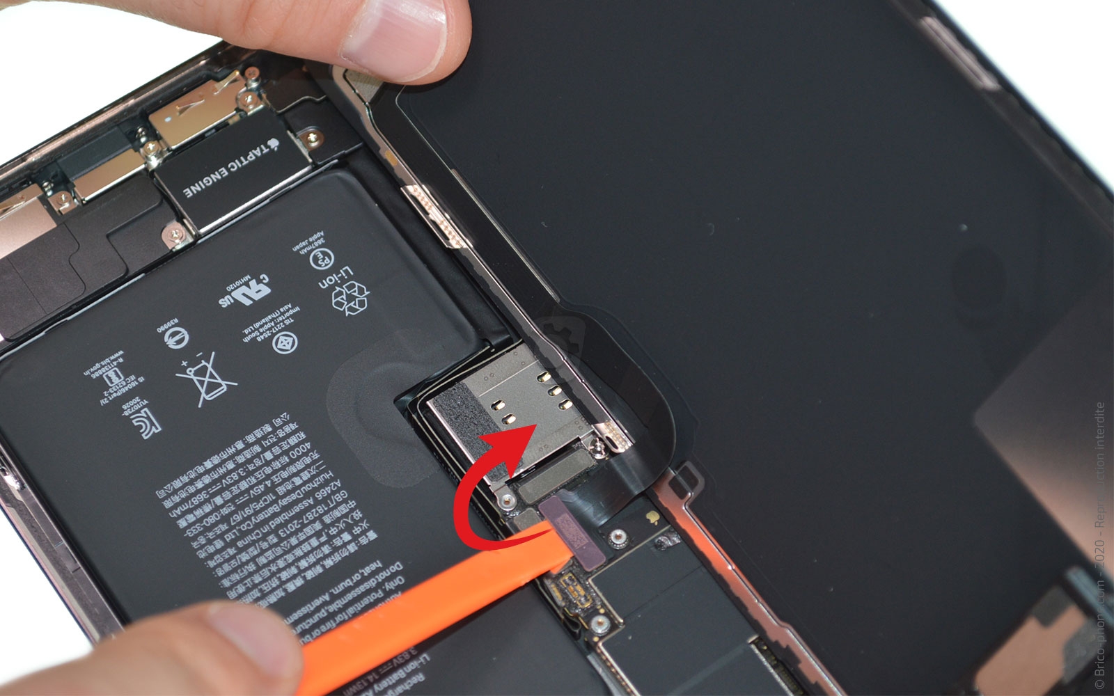 Changement de l'écran (vitre + Oled) sur iPhone 12 Pro Max photo 3