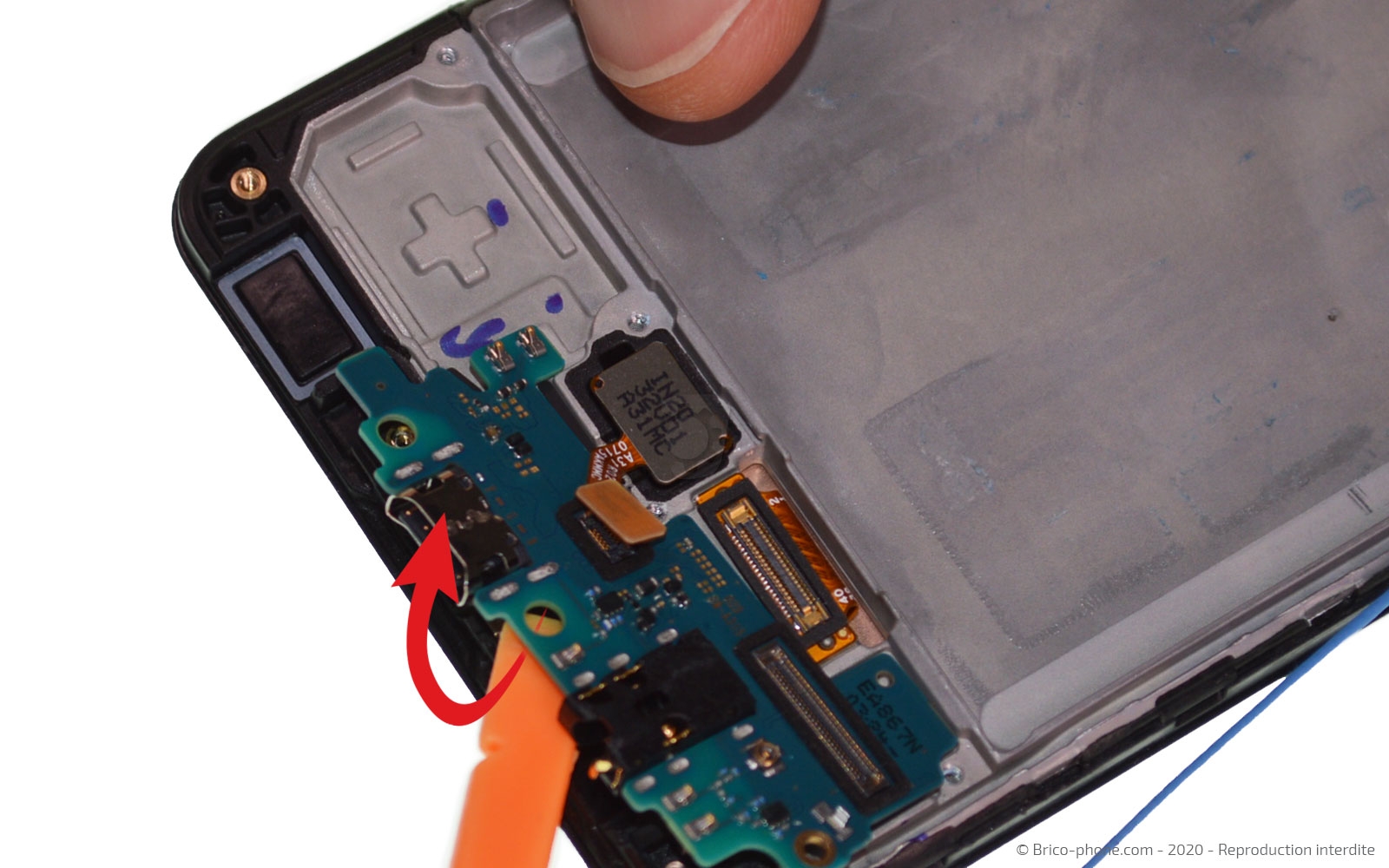 Changement du bloc écran sur Galaxy A31 photo 4