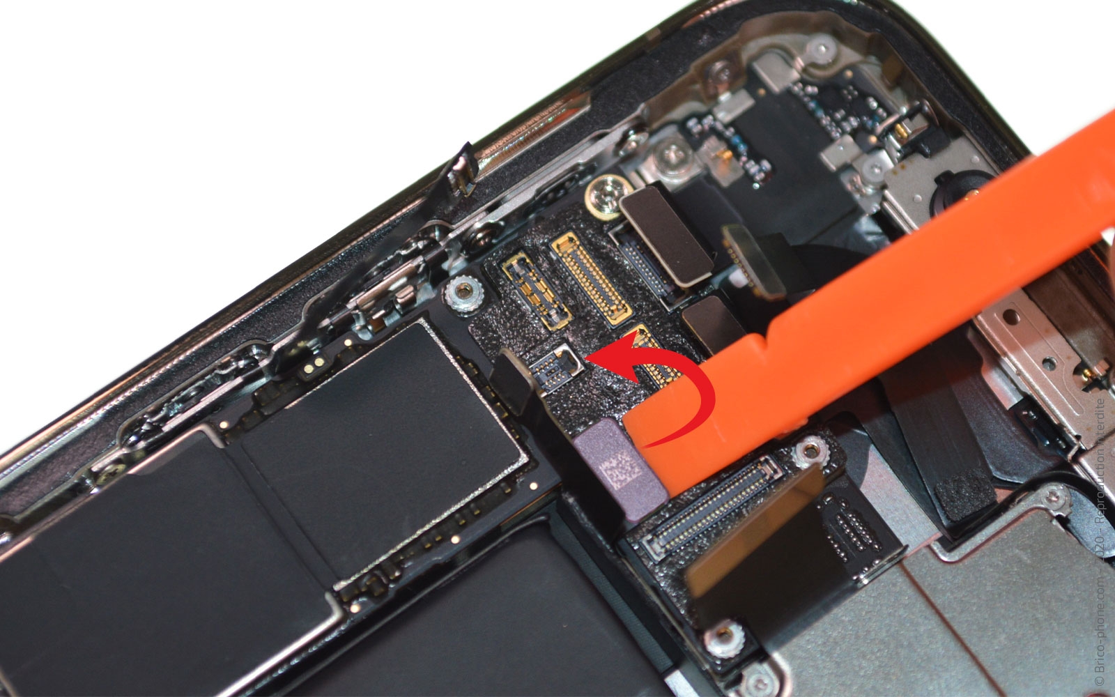 Remplacer le connecteur de charge sur iPhone 12 Pro photo 3