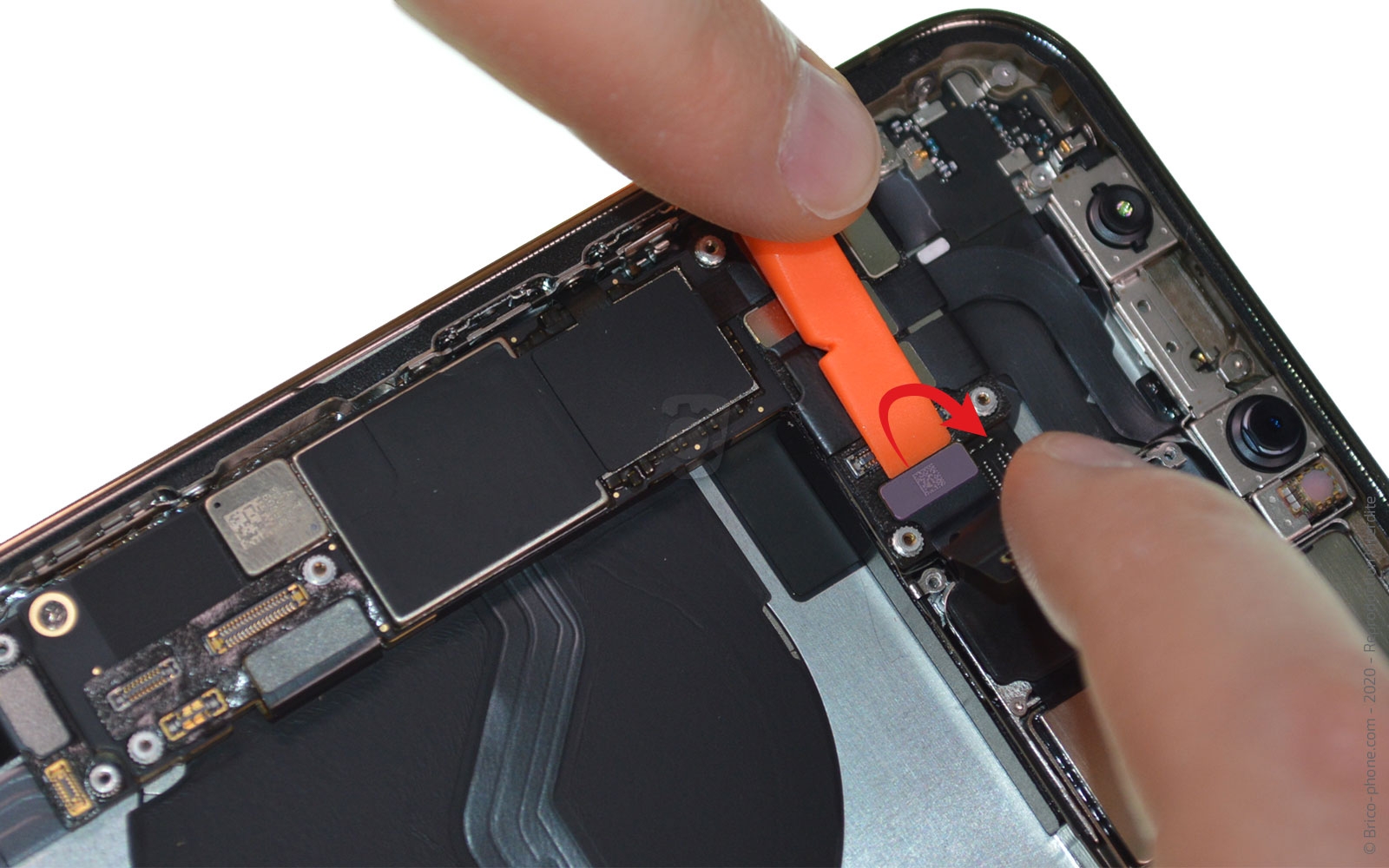 Changement du module triple caméras arrière sur iPhone 12 Pro photo 2