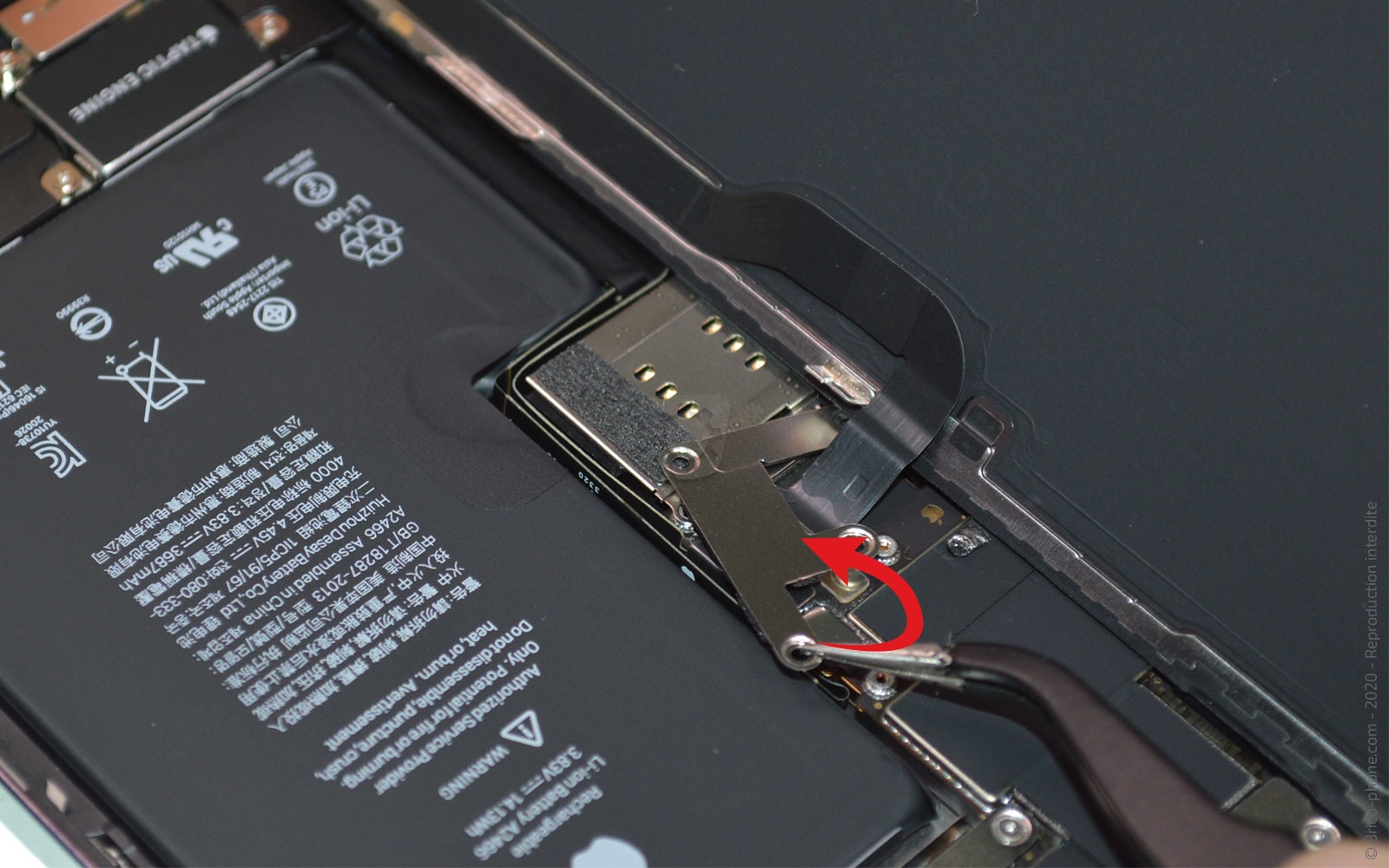 Changement du connecteur de charge sur iPhone 12 Pro Max photo 2