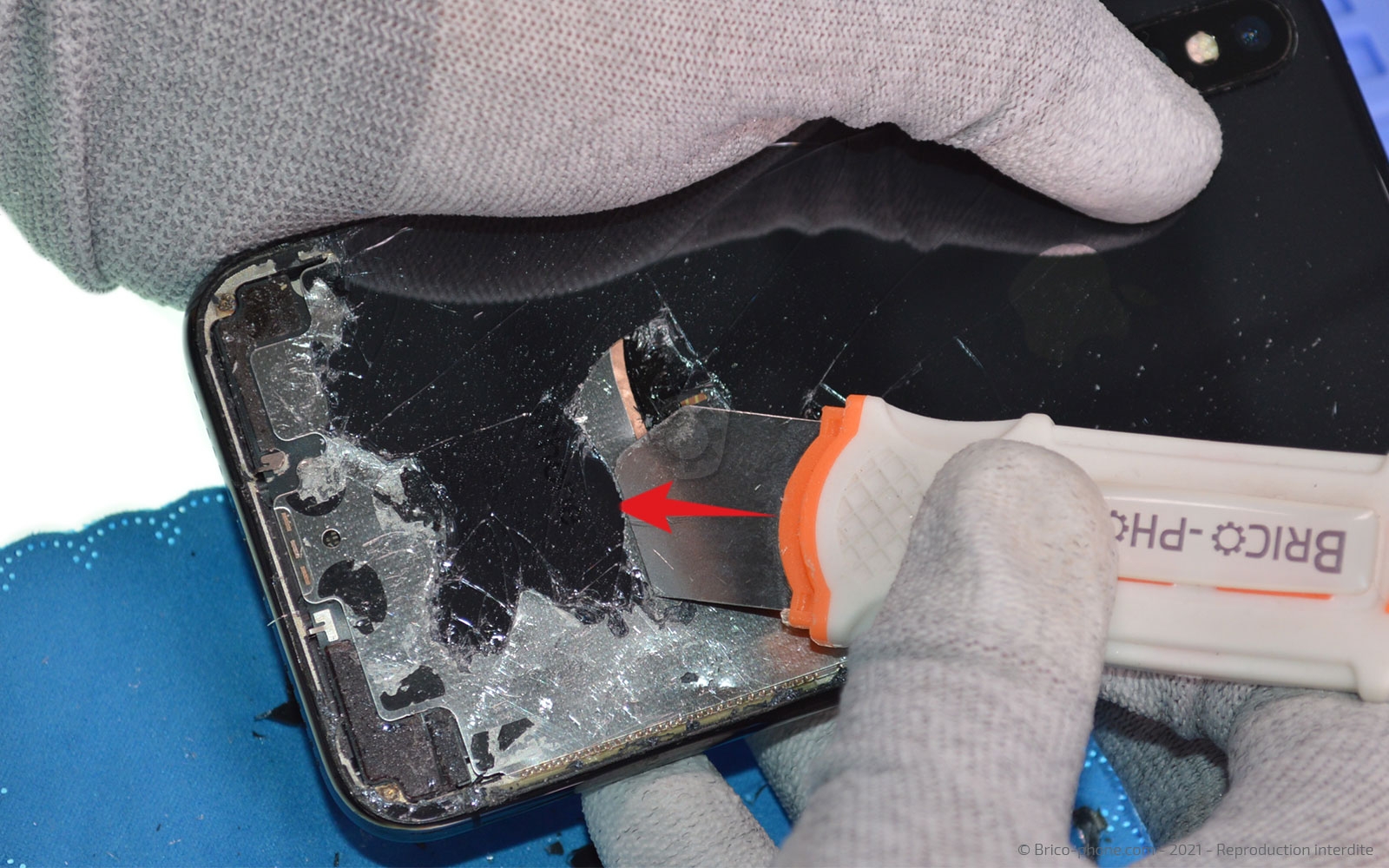 Changement de la vitre arrière sur iPhone X photo 3