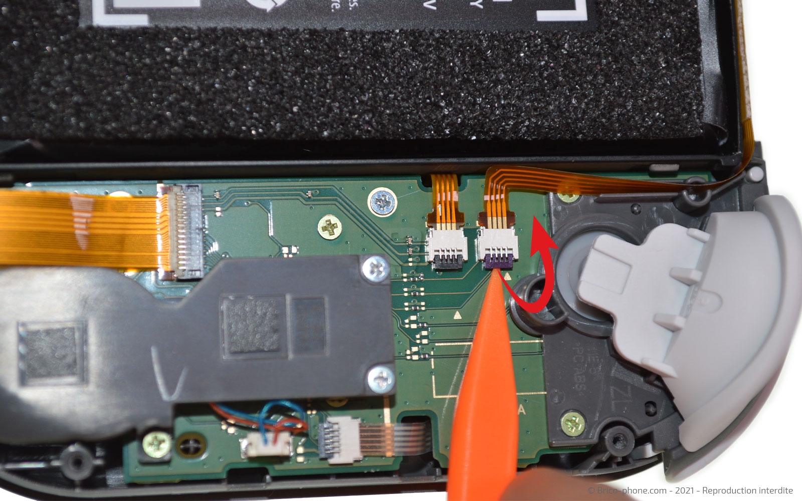 Changement de la vitre tactile ou du LCD  sur Switch Lite photo 1