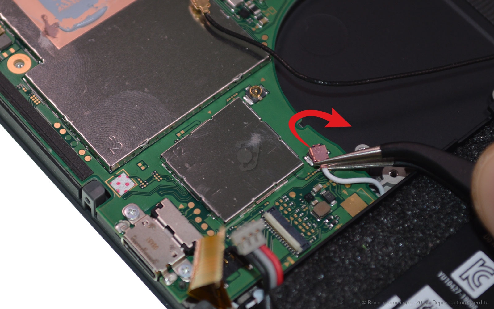 Changement de la vitre tactile ou du LCD  sur Switch Lite photo 2