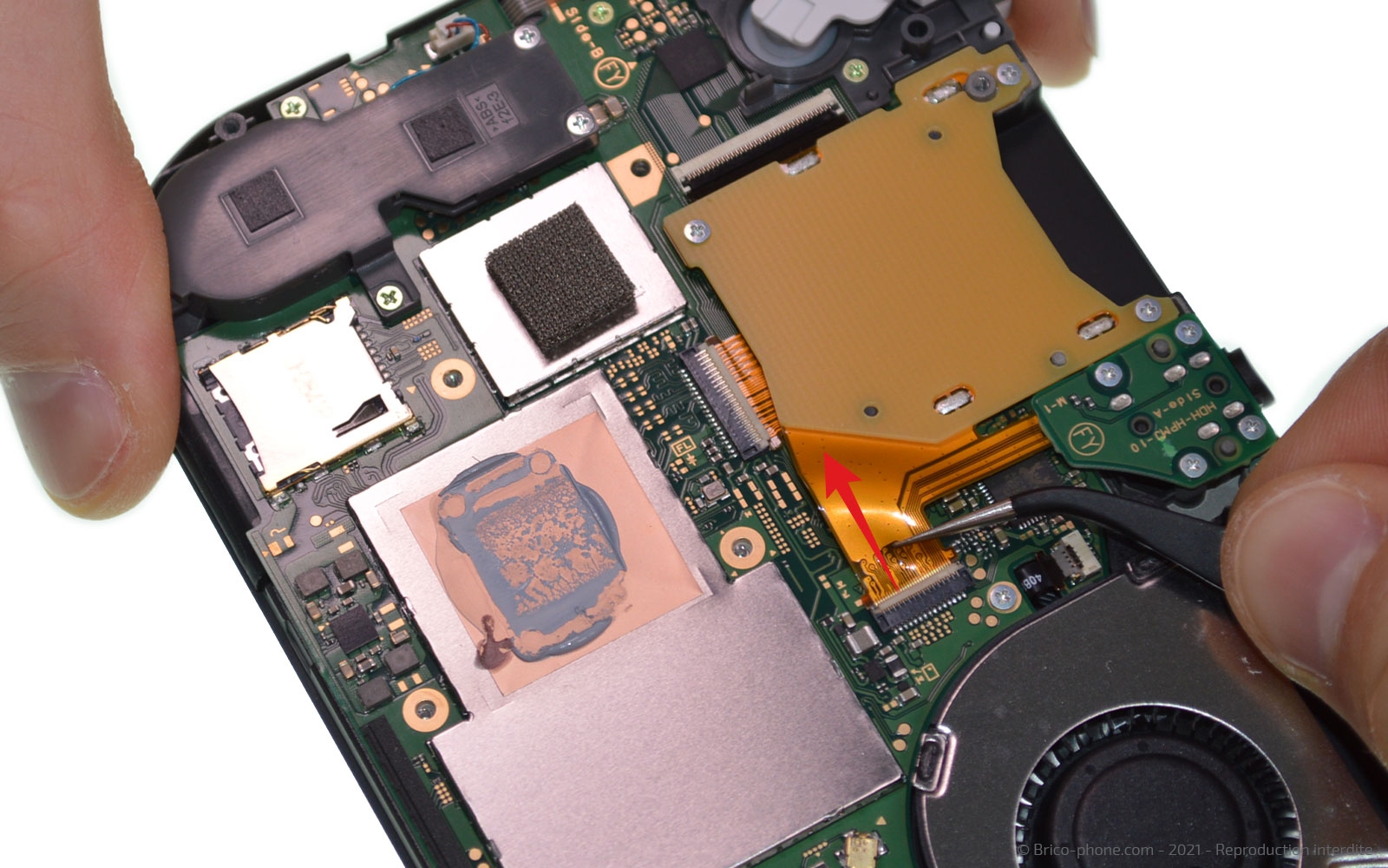 Changement de la vitre tactile ou du LCD  sur Switch Lite photo 3