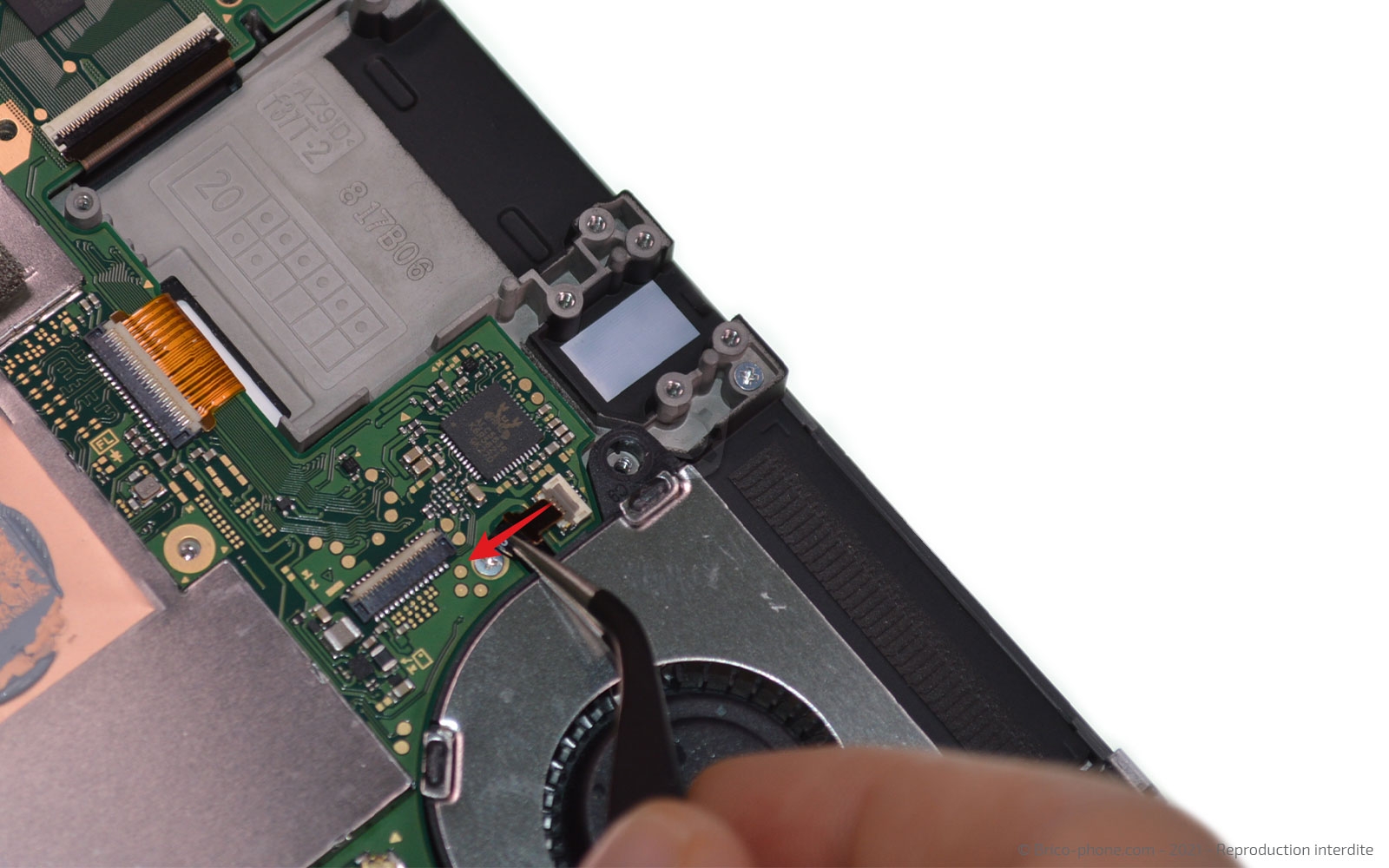 Changement de la vitre tactile ou du LCD  sur Switch Lite photo 3