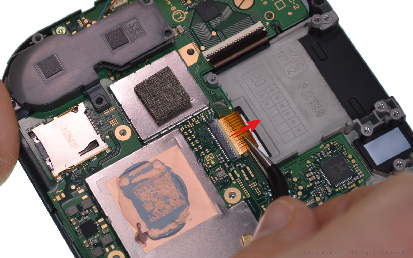 Changement d'un joystick sur Switch Lite photo 4