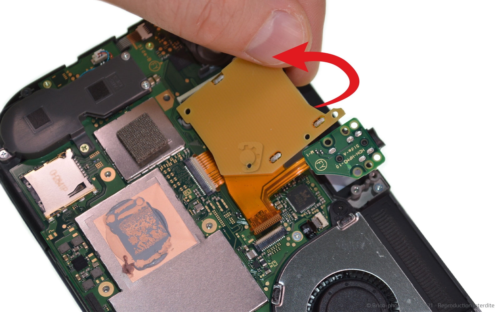 Changement d'un joystick sur Switch Lite photo 4