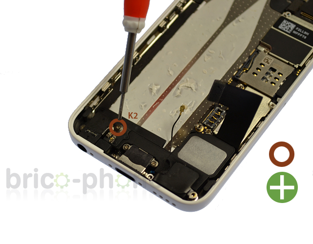 Changement de coque arrière sur iPhone 5C photo 1