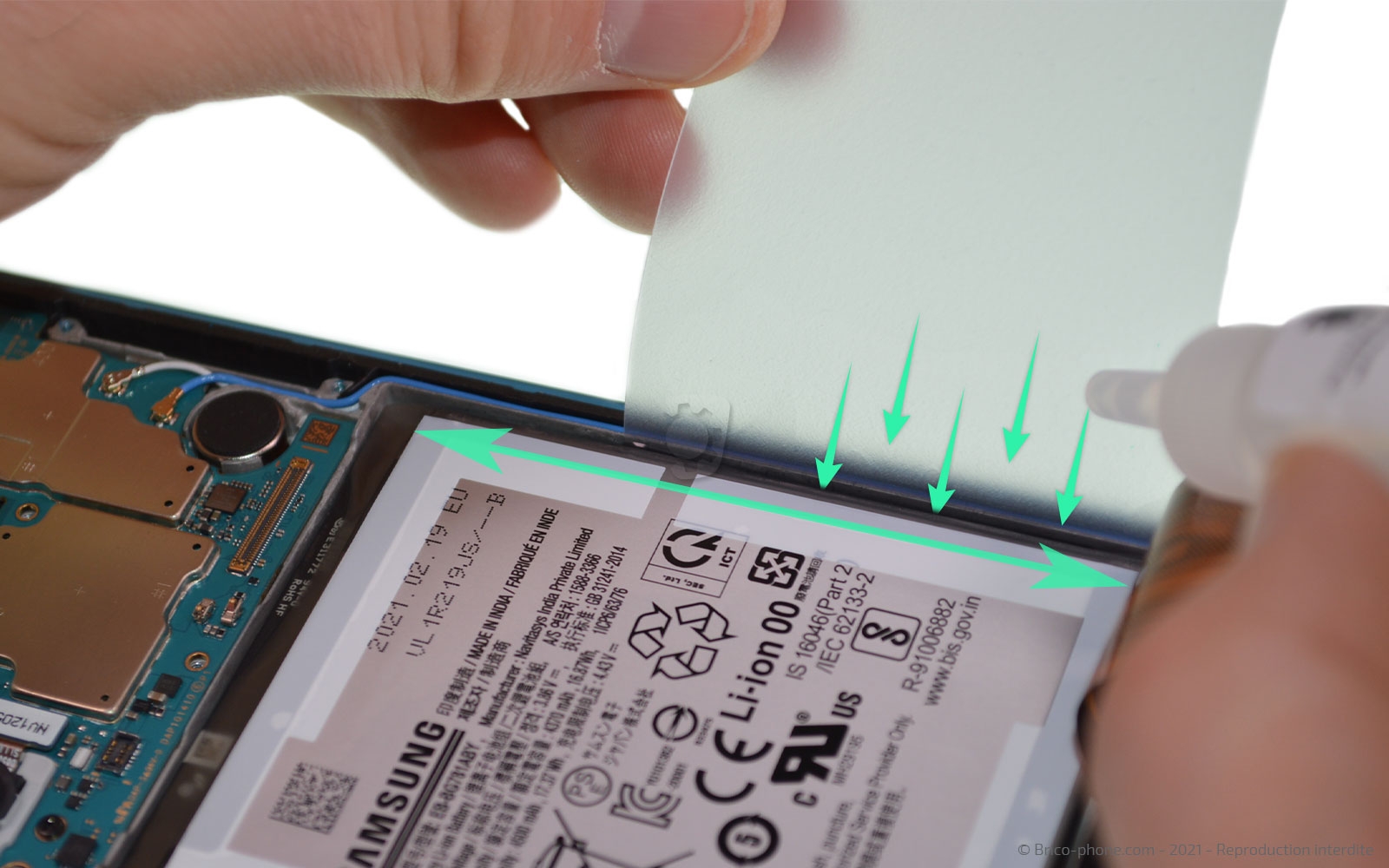 Changement de batterie sur Galaxy A52 photo 2