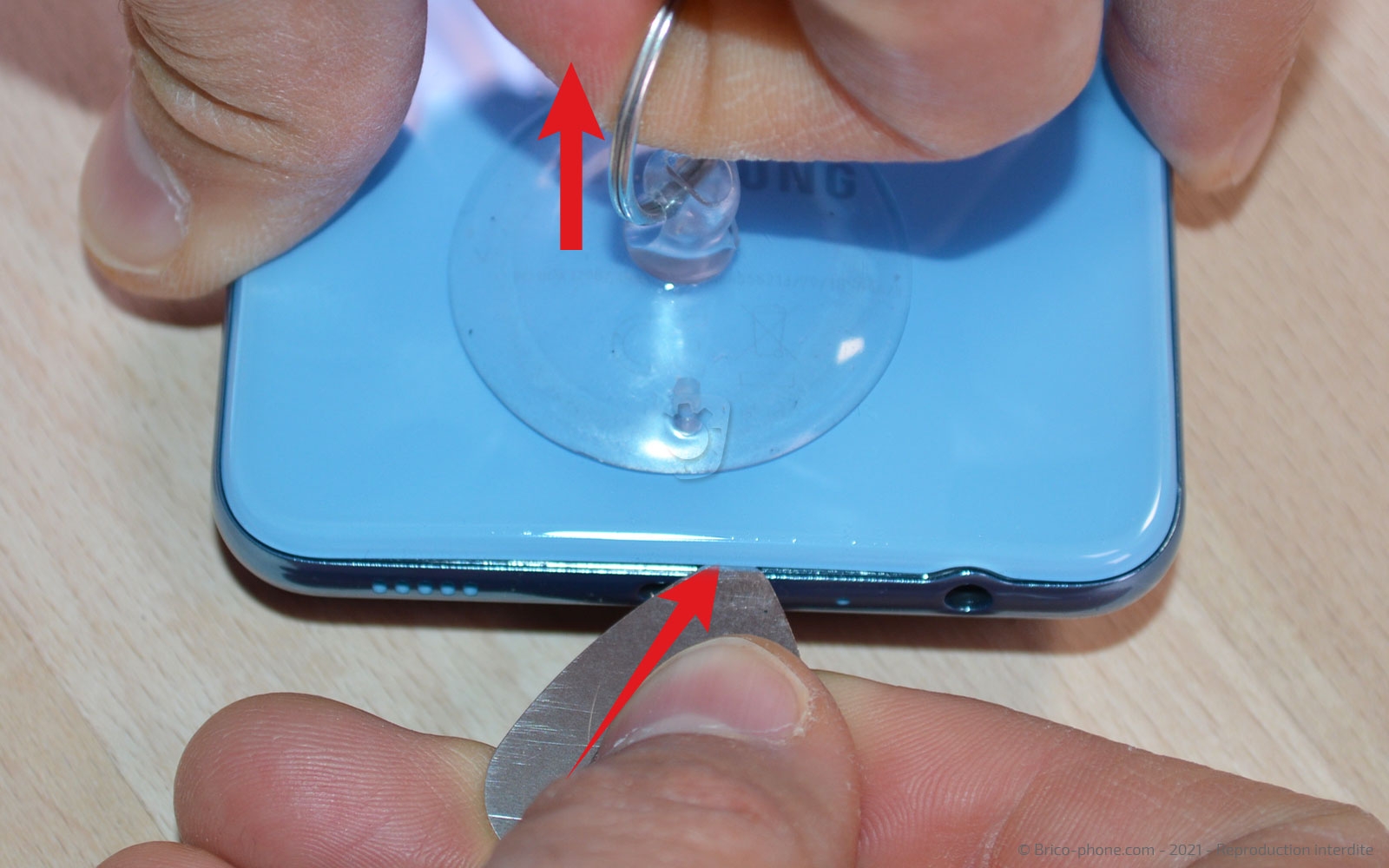 Changement de la vitre arrière  sur Galaxy A32 5G photo 3