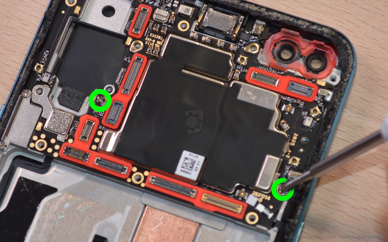 Changement du bloc écran sur OnePlus Nord photo 1