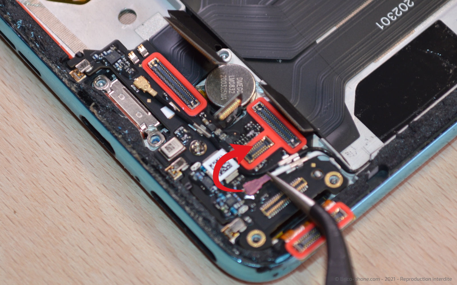 Changement du connecteur de charge sur OnePlus Nord photo 4