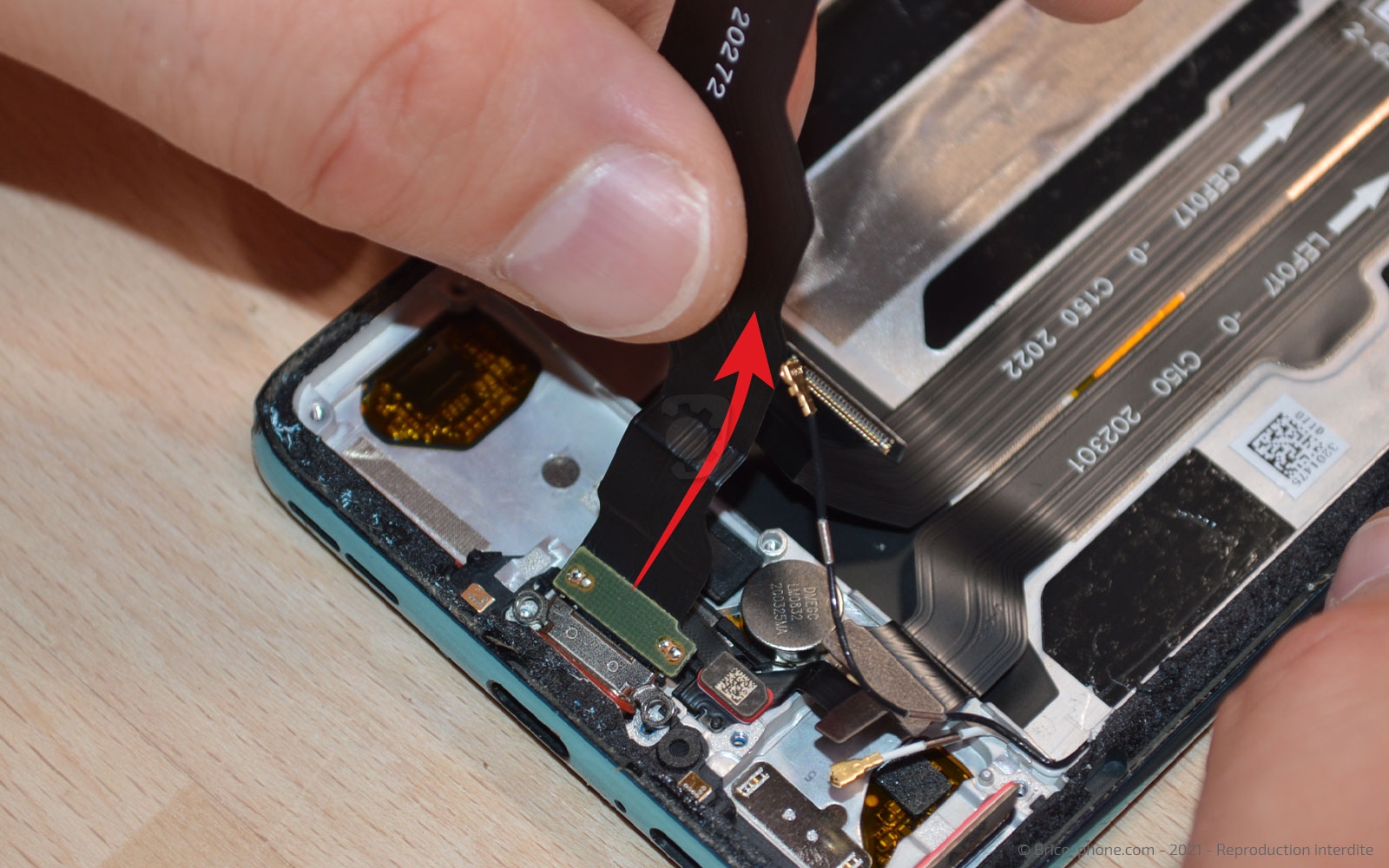 Changement du connecteur de charge sur OnePlus Nord photo 2